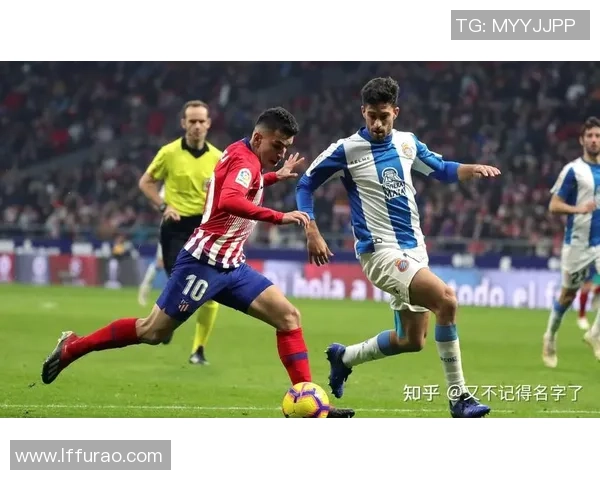 西甲激战巴萨逆转巴黎圣日耳曼神扑瞬间点燃全场激情